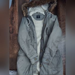 Abercrombie & Fitch sage green parka
